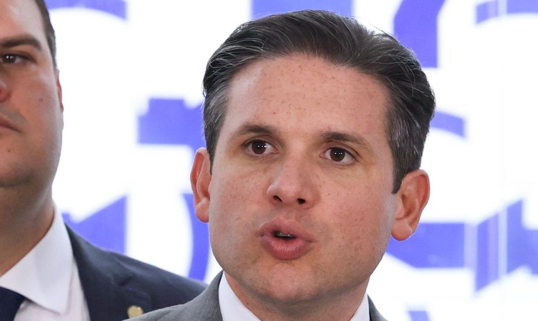 Motta cria comissão para analisar PEC da redução da escala 6×1 Motta cria comissão para analisar PEC da redução da escala 6×1