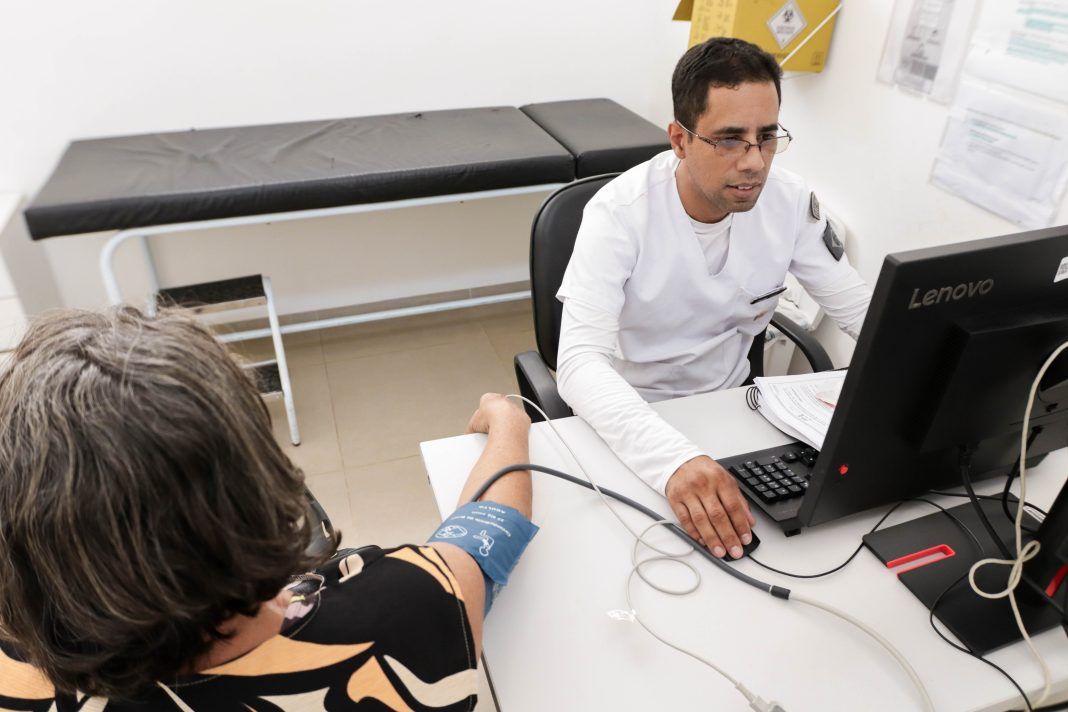 Pressão alta atinge 30% dos brasileiros e pode causar infarto e AVC Pressão alta atinge 30% dos brasileiros e pode causar infarto e AVC