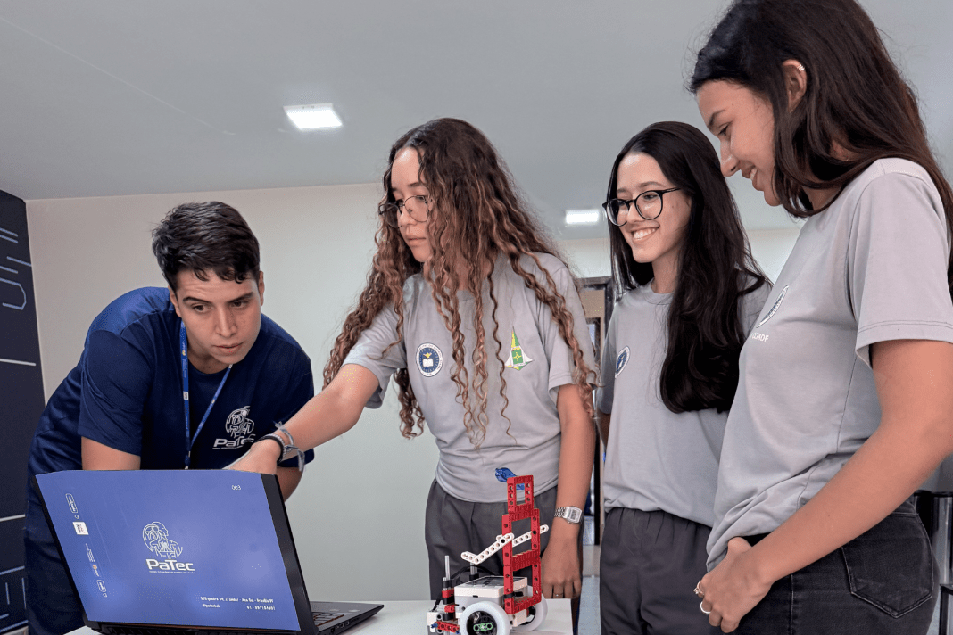 Parque Tecnológico de Robótica oferece formação em tecnologia e inovação a jovens do DF Parque Tecnológico de Robótica oferece formação em tecnologia e inovação a jovens do DF