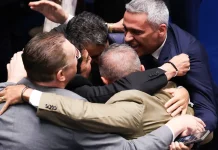 Senado impõe derrota para Lula e rejeita indicação de Messias ao STF