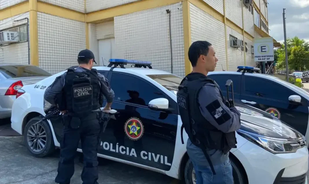 Rapper Oruam, mãe e irmão são procurados em operação contra o Comando Vermelho Rapper Oruam, mãe e irmão são procurados em operação contra o Comando Vermelho