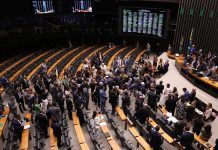 Congresso derruba veto ao PL da Dosimetria e beneficia condenados da trama golpista do 8 de janeiro