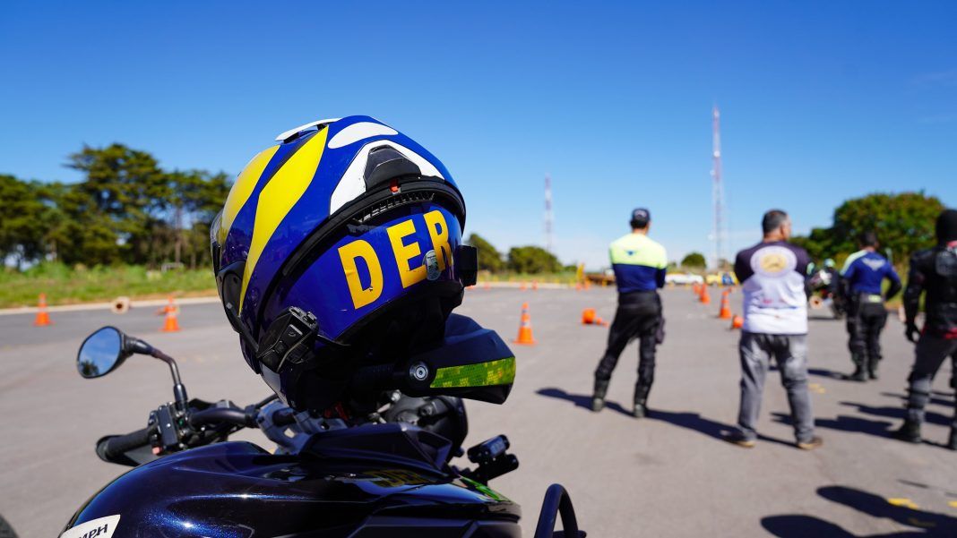 DER-DF celebra 15 anos do Maio Amarelo com série de eventos ao longo do mês de maio DER-DF celebra 15 anos do Maio Amarelo com série de eventos ao longo do mês de maio