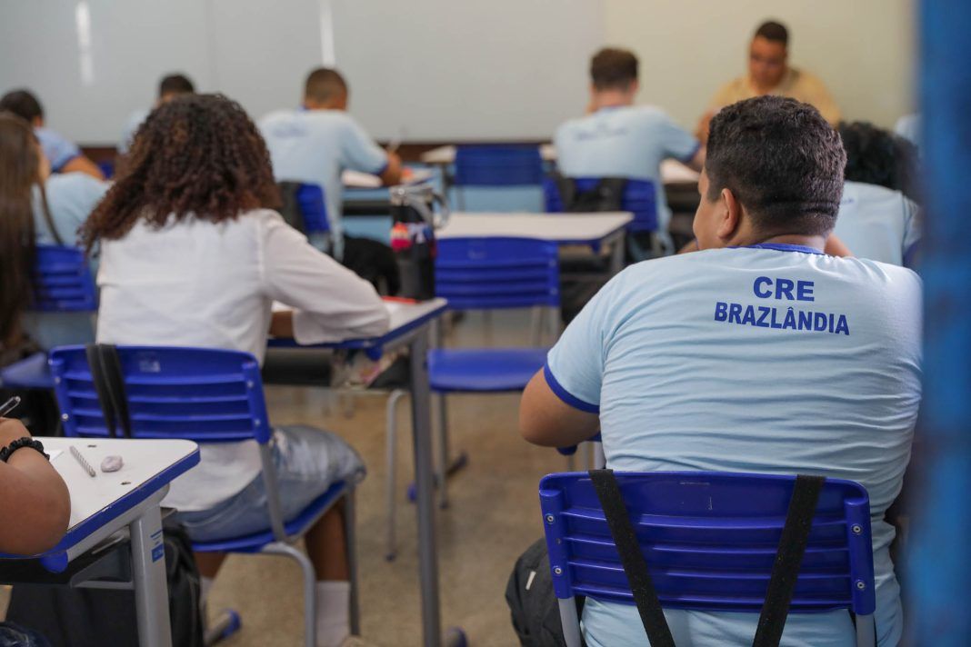 Após um ano sem celular, escolas públicas registram melhora no rendimento e na convivência entre os alunos Após um ano sem celular, escolas públicas registram melhora no rendimento e na convivência entre os alunos