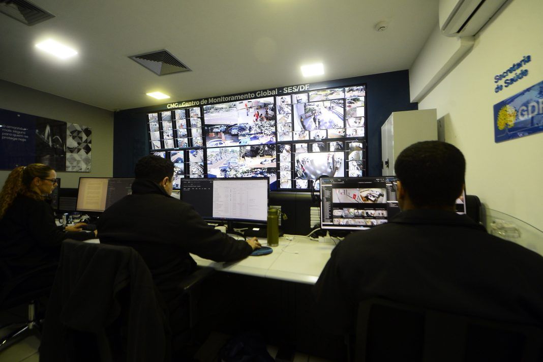 Mais de 250 unidades de saúde contam com novo sistema de vigilância Mais de 250 unidades de saúde contam com novo sistema de vigilância