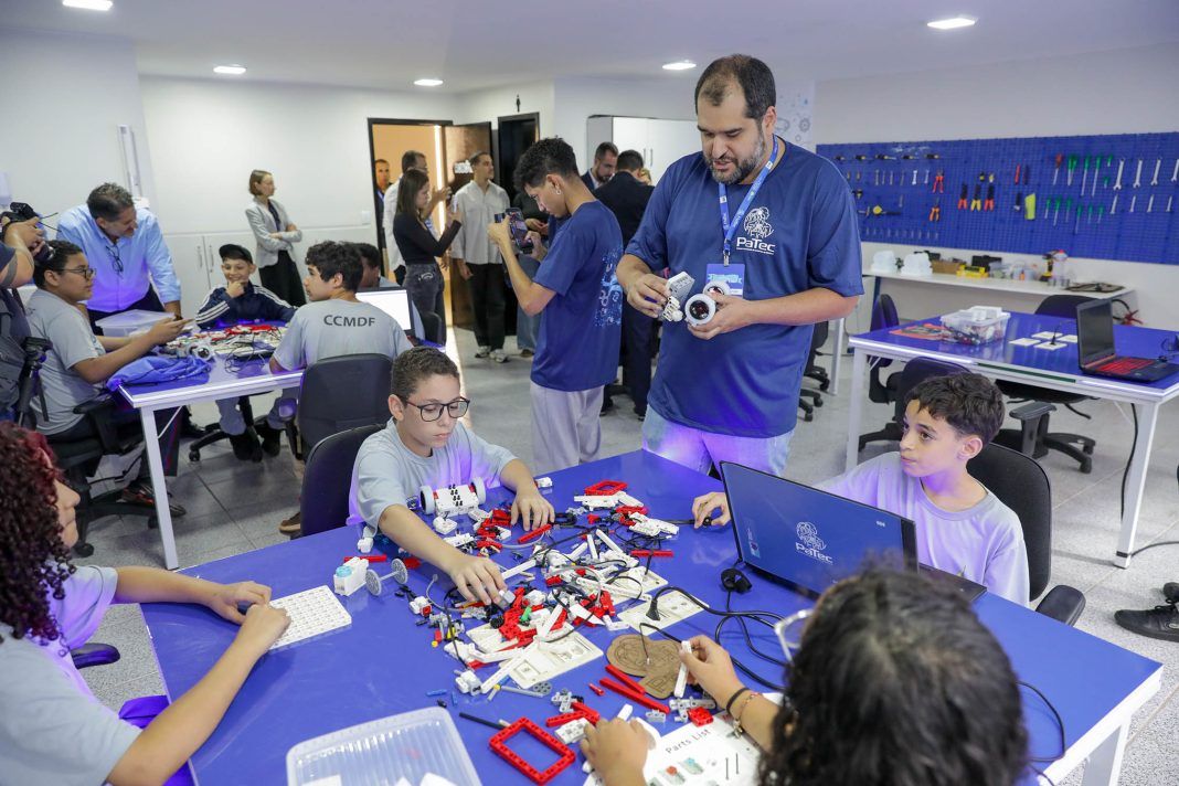 Parque Tecnológico de Robótica é inaugurado com mais de mil vagas para estudantes da rede pública Parque Tecnológico de Robótica é inaugurado com mais de mil vagas para estudantes da rede pública