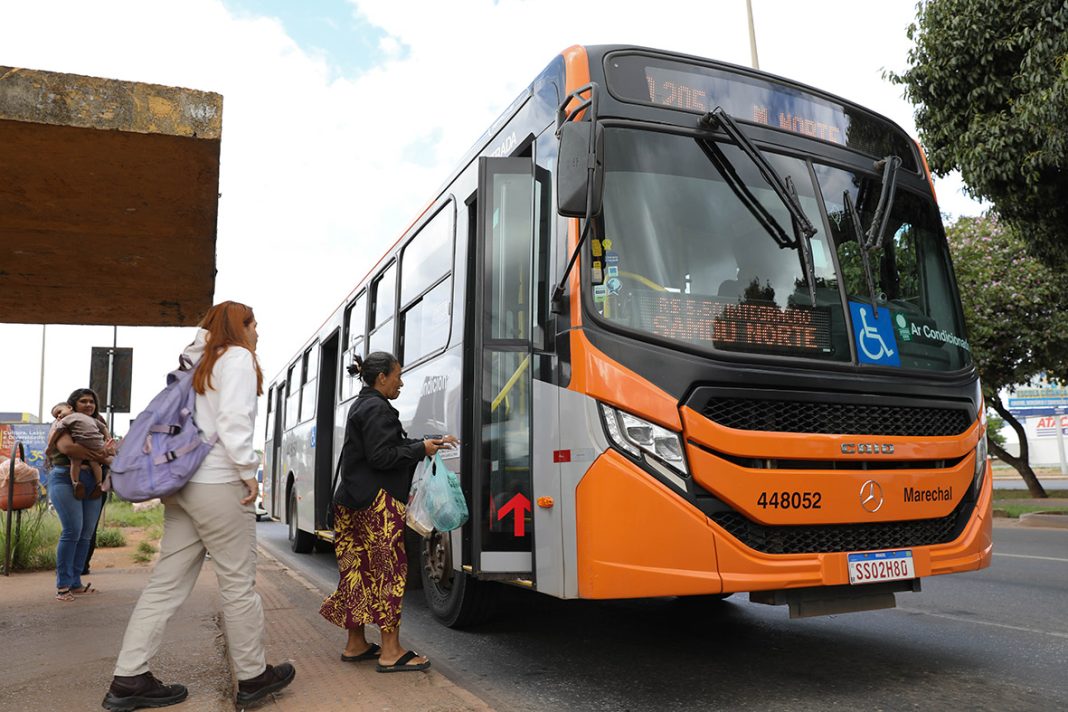 Roubos em ônibus no Distrito Federal caem 52% em 2025 Roubos em ônibus no Distrito Federal caem 52% em 2025