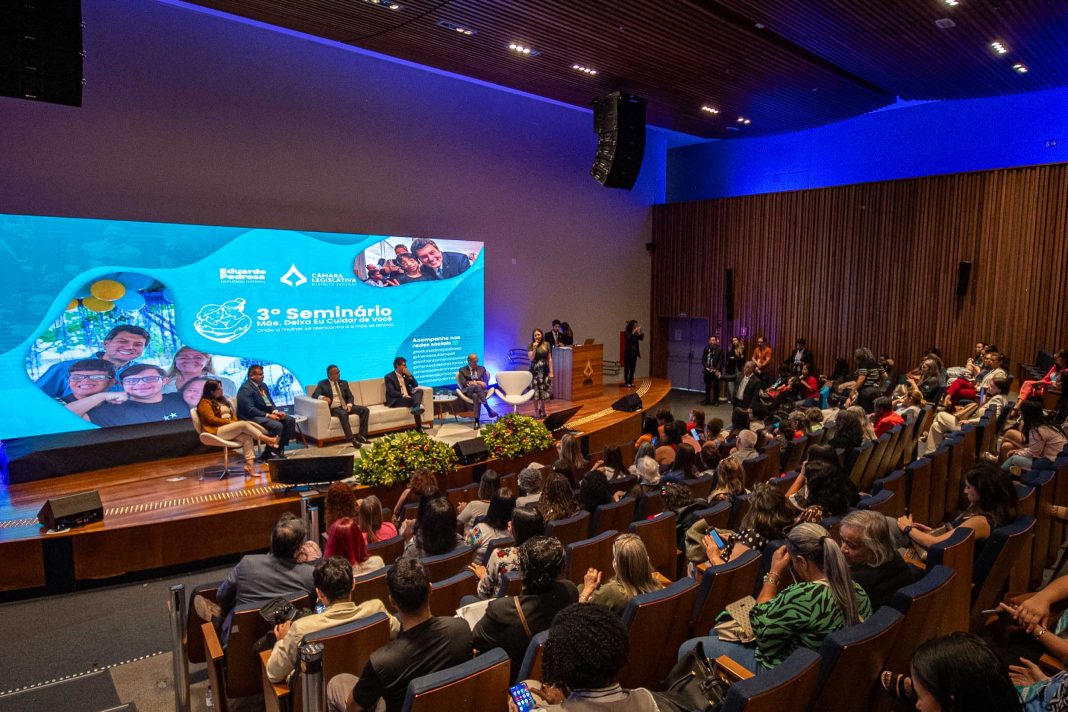 CLDF promove “3º Seminário Mãe, Deixa Eu Cuidar de Você” com acolhimento para mães atípicas e espaço inclusivo para crianças CLDF promove “3º Seminário Mãe, Deixa Eu Cuidar de Você” com acolhimento para mães atípicas e espaço inclusivo para crianças