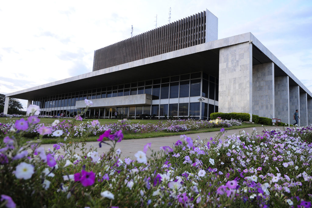 R$ 75 bilhões: GDF encaminha projeto do orçamento de 2027 para aprovação da CLDF R$ 75 bilhões: GDF encaminha projeto do orçamento de 2027 para aprovação da CLDF