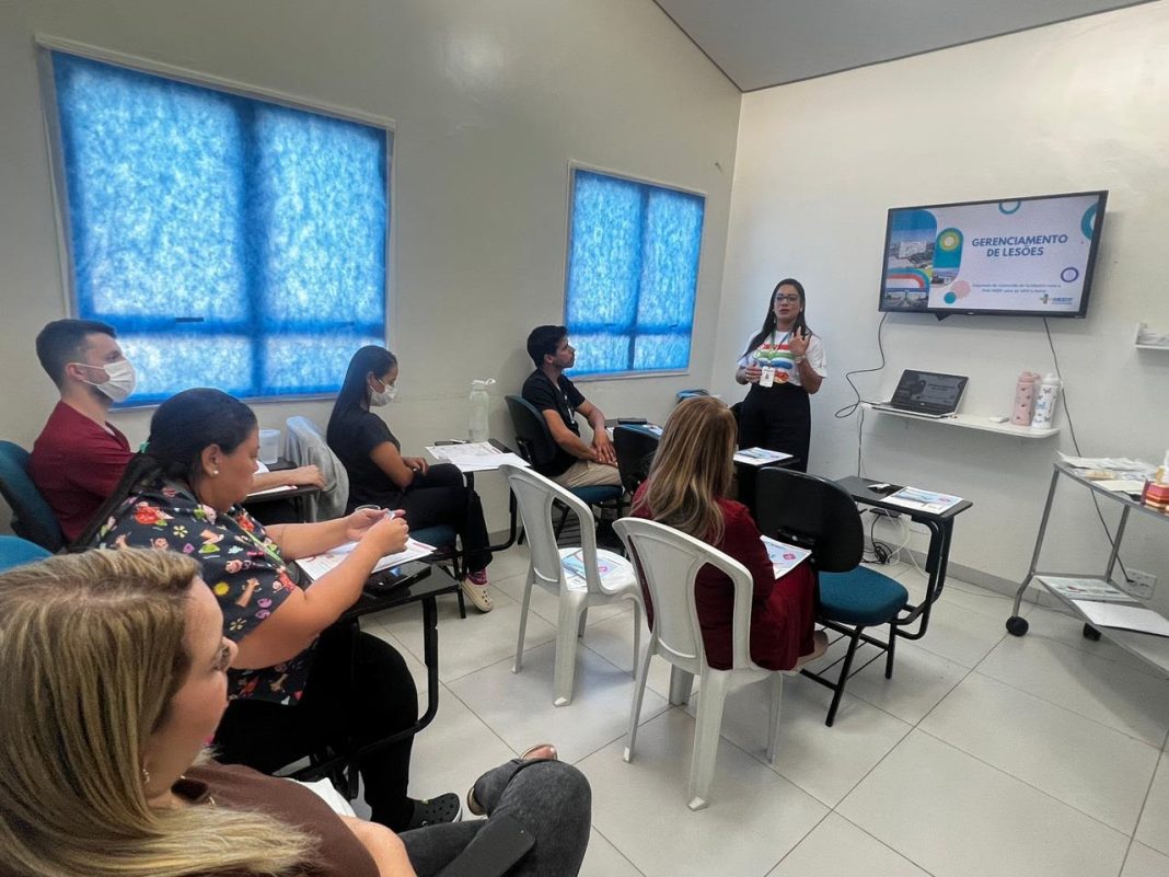 Hospital de Base capacita equipes das UPAs para evitar agravamento de feridas e infecções Hospital de Base capacita equipes das UPAs para evitar agravamento de feridas e infecções