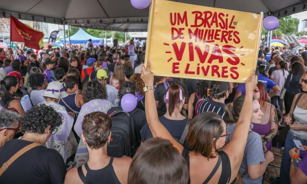 Órfãos de vítimas de feminicídio passam a ter direito a pensão INSS Órfãos de vítimas de feminicídio passam a ter direito a pensão INSS