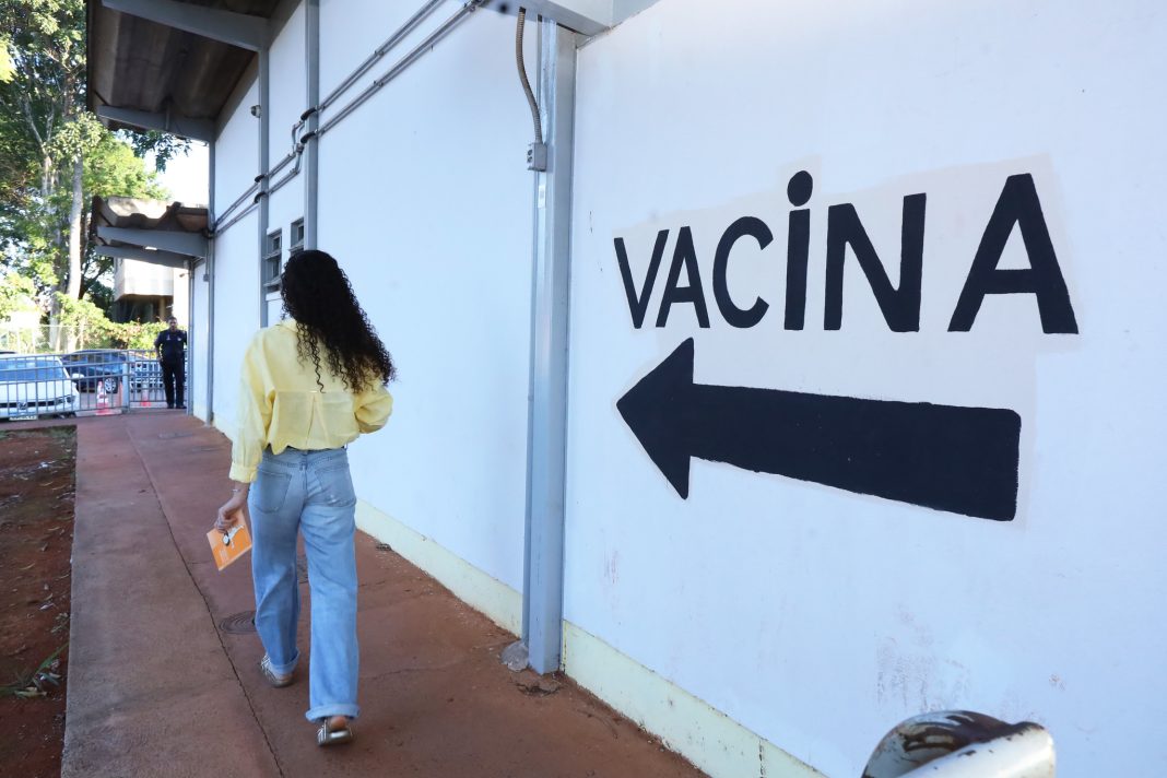 Sábado (30) é dia de reforçar proteção, com vacinas disponíveis em 20 regiões administrativas Sábado (30) é dia de reforçar proteção, com vacinas disponíveis em 20 regiões administrativas