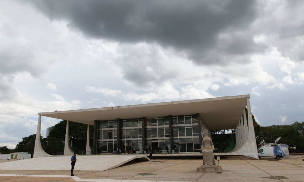 Tarifaço: STF libera julgamento do processo contra Eduardo Bolsonaro Tarifaço: STF libera julgamento do processo contra Eduardo Bolsonaro