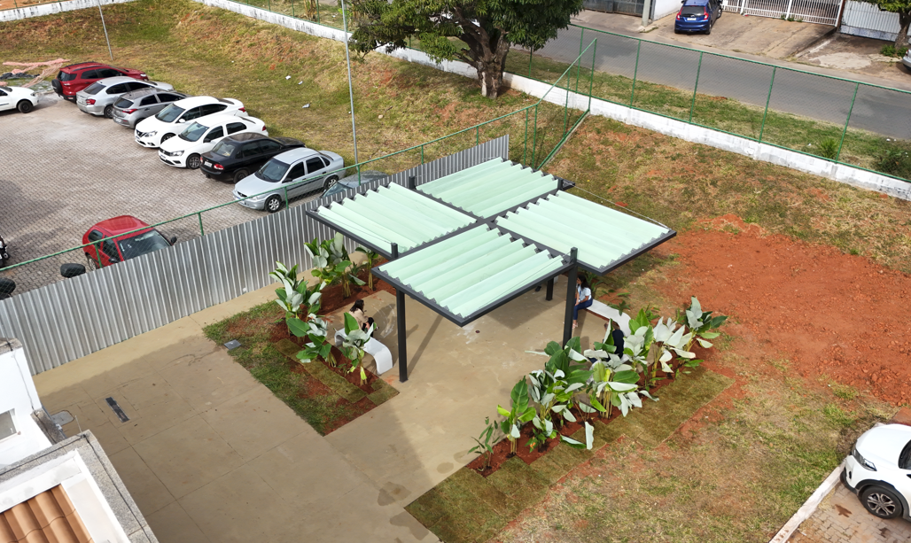 Materiais reaproveitados viram espaços de bem-estar nas UPAs do IgesDF Materiais reaproveitados viram espaços de bem-estar nas UPAs do IgesDF