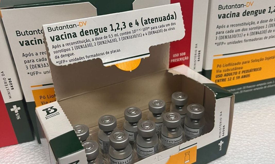 Sob investigação: Ministério da Saúde suspende vacina contra a dengue do Butantan Sob investigação: Ministério da Saúde suspende vacina contra a dengue do Butantan
