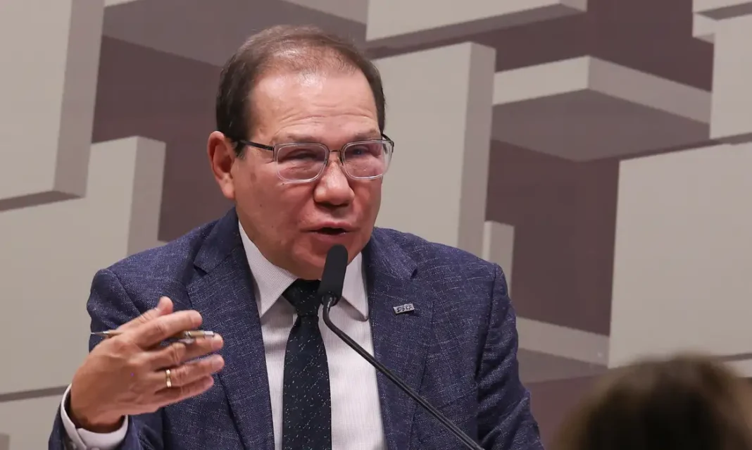 BRB precisa de R$ 8,8 bilhões para fazer frente a perdas com o Master, afirma Nelson Souza BRB precisa de R$ 8,8 bilhões para fazer frente a perdas com o Master, afirma Nelson Souza