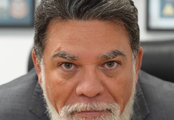‘Carrasco da enfermagem’: Alcolumbre usa PEC do piso como moeda de troca política, sugere Jorge Vianna ‘Carrasco da enfermagem’: Alcolumbre usa PEC do piso como moeda de troca política, sugere Jorge Vianna