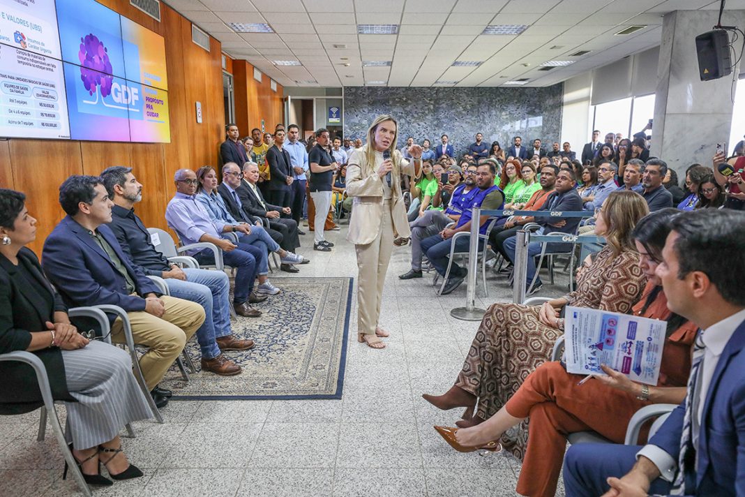 DF bate recorde e alcança 56 mil cirurgias feitas em um ano, anuncia Celina Leão DF bate recorde e alcança 56 mil cirurgias feitas em um ano, anuncia Celina Leão
