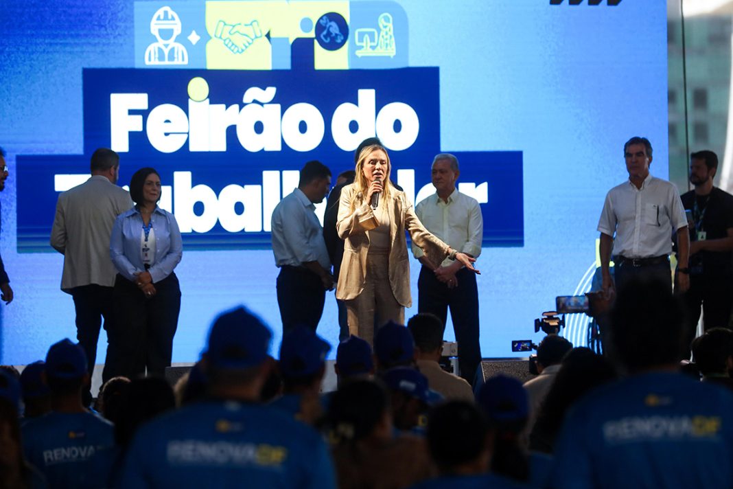 Segundo ciclo do RenovaDF oferece 1,7 mil vagas e novas regras de participação para ex-alunos Segundo ciclo do RenovaDF oferece 1,7 mil vagas e novas regras de participação para ex-alunos