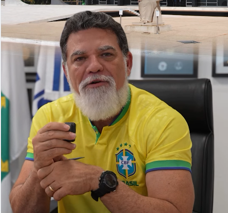 Jorge Vianna comenta retratação do CFM sobre prescrição de medicamentos por Enfermeiros Jorge Vianna comenta retratação do CFM sobre prescrição de medicamentos por Enfermeiros