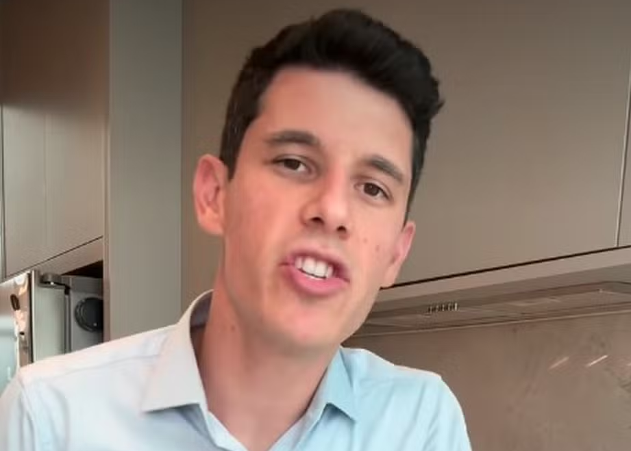 MPSP processa influenciador que defendeu retirar direito de voto de pessoas pobres MPSP processa influenciador que defendeu retirar direito de voto de pessoas pobres
