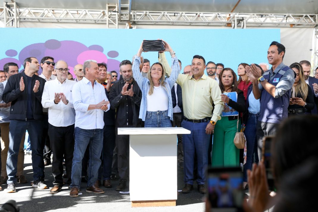 Celina Leão anuncia investimentos de 12,3 milhões em ações urbanas em São Sebastião Celina Leão anuncia investimentos de 12,3 milhões em ações urbanas em São Sebastião