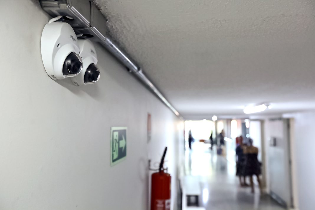 Nova lei impõe instalação de câmeras em sessões clínicas para pessoas com deficiência no DF Nova lei impõe instalação de câmeras em sessões clínicas para pessoas com deficiência no DF
