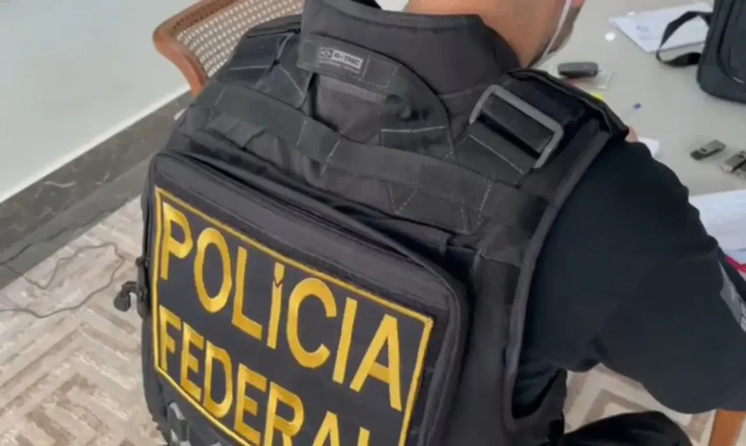 Operação nacional da Polícia Federal contra facções cumpre 274 mandados em 16 estados Operação nacional da Polícia Federal contra facções cumpre 274 mandados em 16 estados