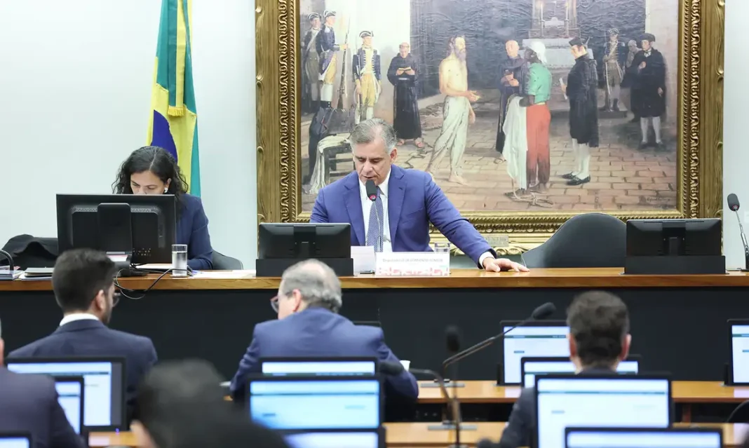 CCJ da Câmara aprova fim da aposentadoria como punição para juízes CCJ da Câmara aprova fim da aposentadoria como punição para juízes