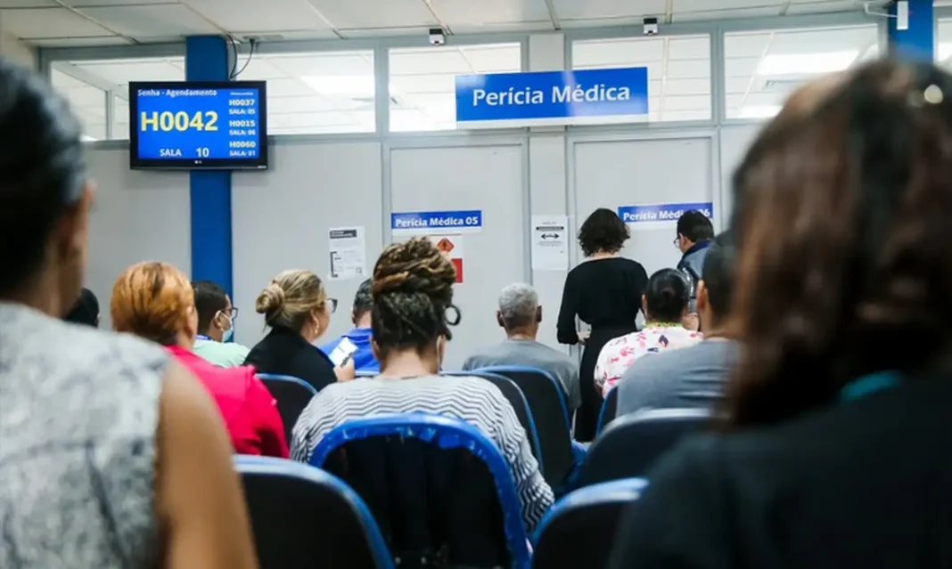 Mutirão do INSS deve realizar 17,8 mil perícias médicas neste final de semana Mutirão do INSS deve realizar 17,8 mil perícias médicas neste final de semana