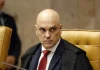 Moraes suspende visitas de Flávio a Bolsonaro na prisão domiciliar