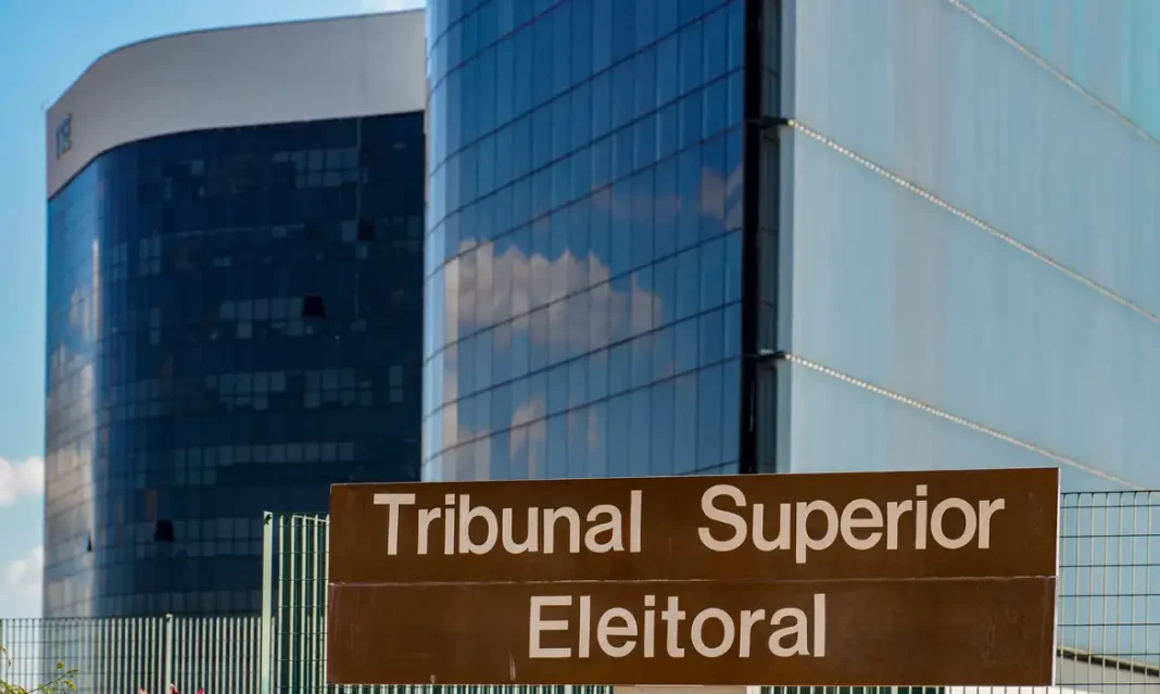 TSE assina acordo com big techs para combater desinformação durante o período eleitoral TSE assina acordo com big techs para combater desinformação durante o período eleitoral