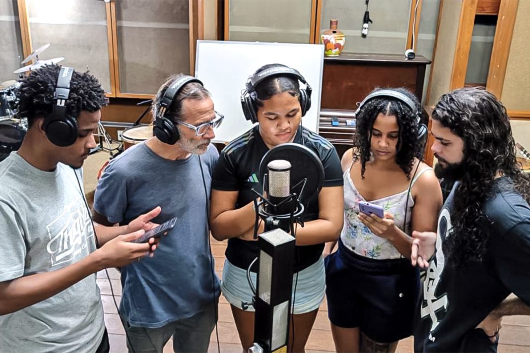 Lei cria estúdios sociais gratuitos para músicos no DF Lei cria estúdios sociais gratuitos para músicos no DF