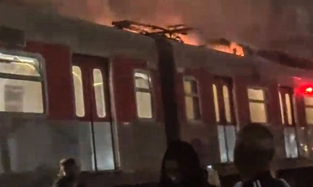 Incêndio: Três linhas de trens têm funcionamento interrompido em São Paulo Incêndio: Três linhas de trens têm funcionamento interrompido em São Paulo