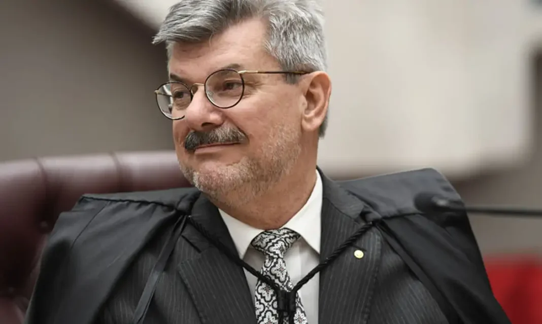 Ministro do STJ é incluído em investigação sobre venda de sentenças Ministro do STJ é incluído em investigação sobre venda de sentenças