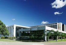 Cofen aciona Justiça contra resolução do CFM que restringe atuação de enfermeiros com Plasma Rico em Plaquetas