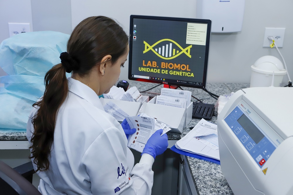 Lei assegura testes de mapeamento genético para pessoas com histórico de câncer na família Lei assegura testes de mapeamento genético para pessoas com histórico de câncer na família