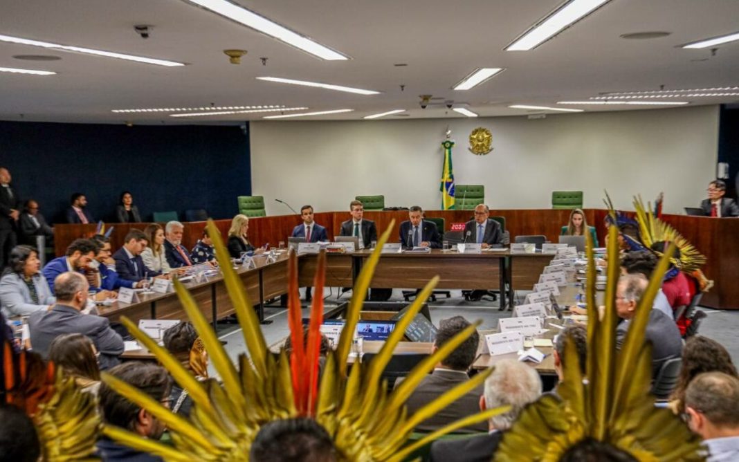 APIB e advocacia indígena exigem que STF leve julgamento do marco temporal para o plenário presencial APIB e advocacia indígena exigem que STF leve julgamento do marco temporal para o plenário presencial