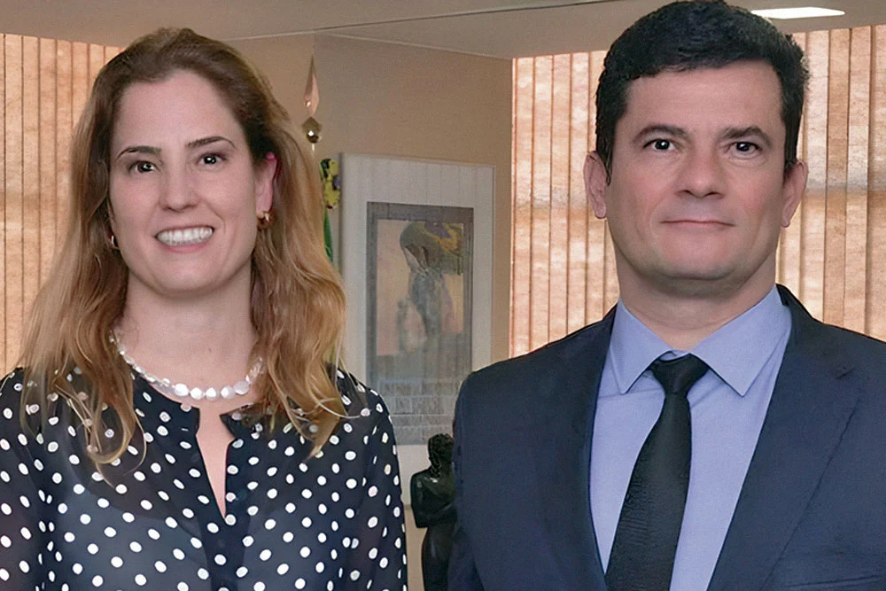 Gabriela Hardt ex-juíza da Lava Jato é afastada por dois anos pelo CNJ Gabriela Hardt ex-juíza da Lava Jato é afastada por dois anos pelo CNJ