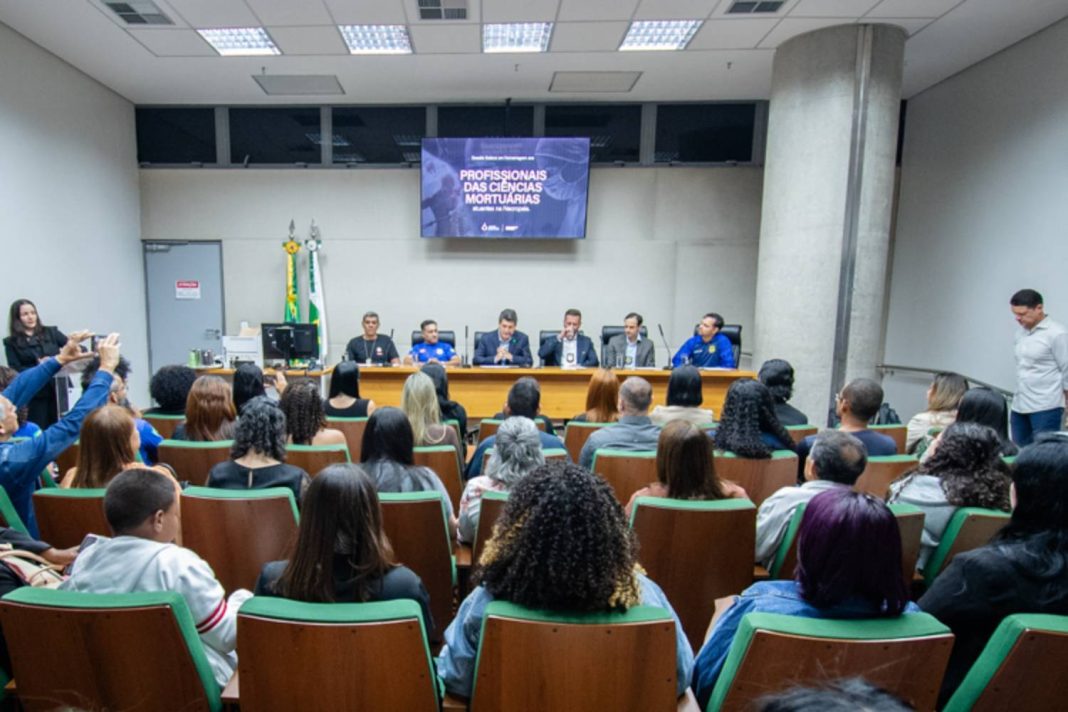 CLDF homenageia profissionais que atuam na necropsia CLDF homenageia profissionais que atuam na necropsia