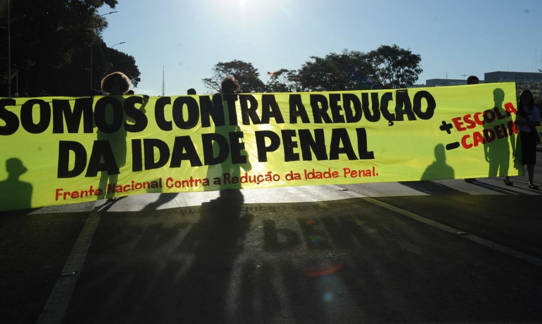 Pediatras se manifestam contrários à redução da maioridade penal Pediatras se manifestam contrários à redução da maioridade penal