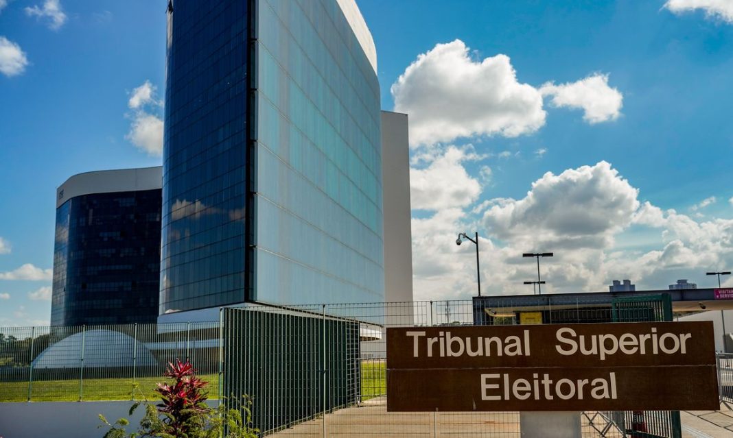 TSE se reúne nesta quinta (13) em busca de consenso sobre uso de IA nas eleições TSE se reúne nesta quinta (13) em busca de consenso sobre uso de IA nas eleições