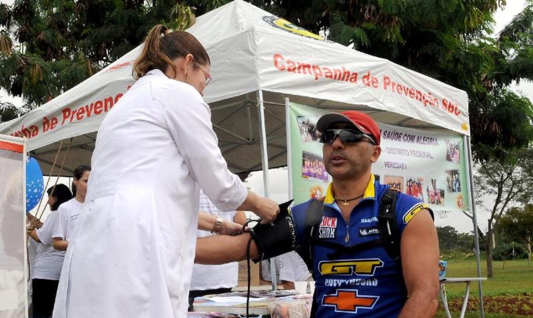 Pesquisa de polipílula para prevenção do AVC busca 8,5 mil voluntários Pesquisa de polipílula para prevenção do AVC busca 8,5 mil voluntários