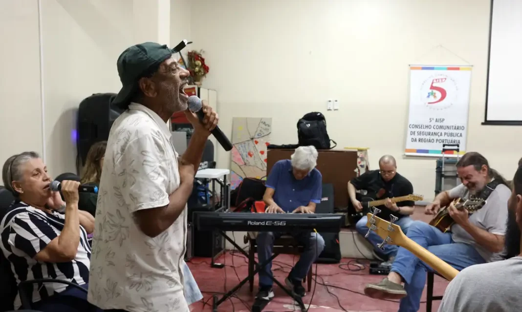 Com 25 anos, grupo musical de pacientes psiquiátricos lança novo álbum Com 25 anos, grupo musical de pacientes psiquiátricos lança novo álbum