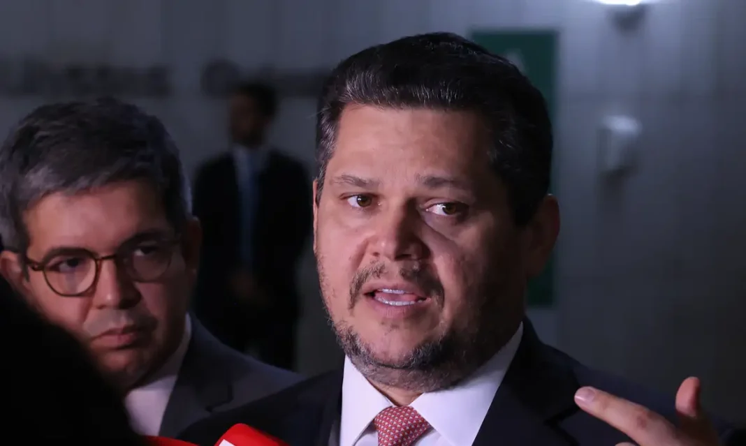 Fim da Escala 6×1: Alcolumbre envia PEC para CCJ do Senado Fim da Escala 6×1: Alcolumbre envia PEC para CCJ do Senado