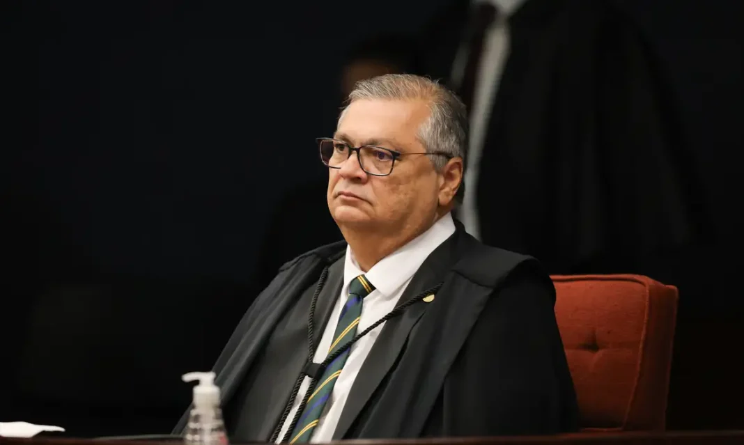 Flavio Dino autoriza PF a acessar investigação sobre produtora do filme ‘Dark Horse’ Flavio Dino autoriza PF a acessar investigação sobre produtora do filme ‘Dark Horse’