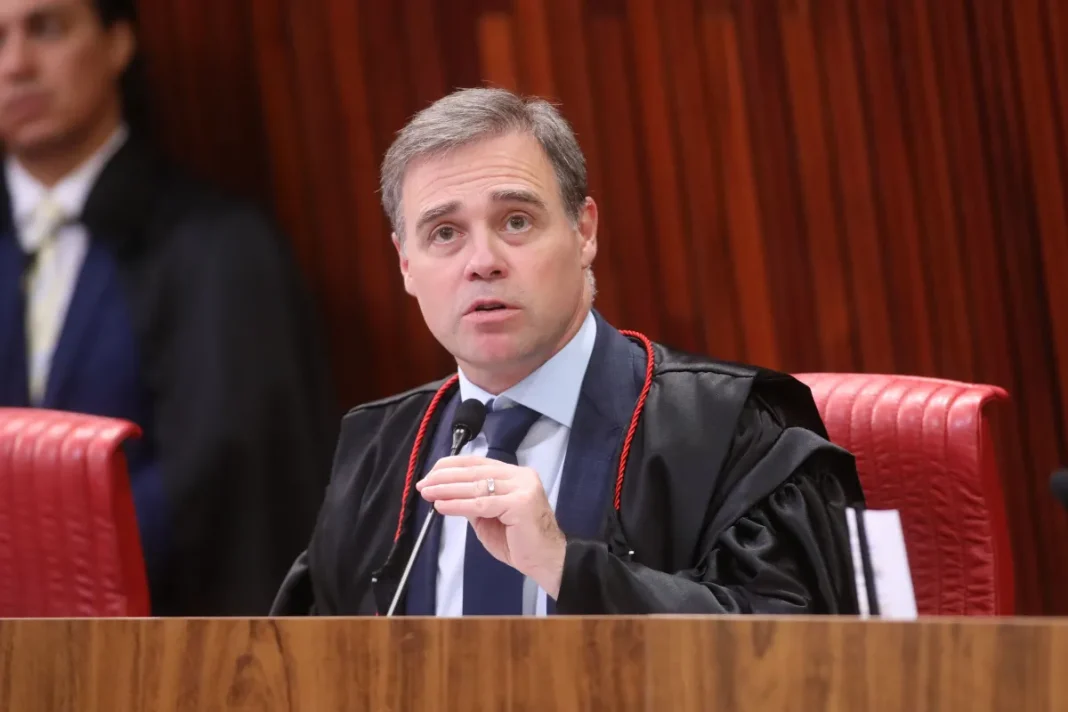 Andre Mendonça propõe tese para julgamento sobre deep fake no TSE Andre Mendonça propõe tese para julgamento sobre deep fake no TSE