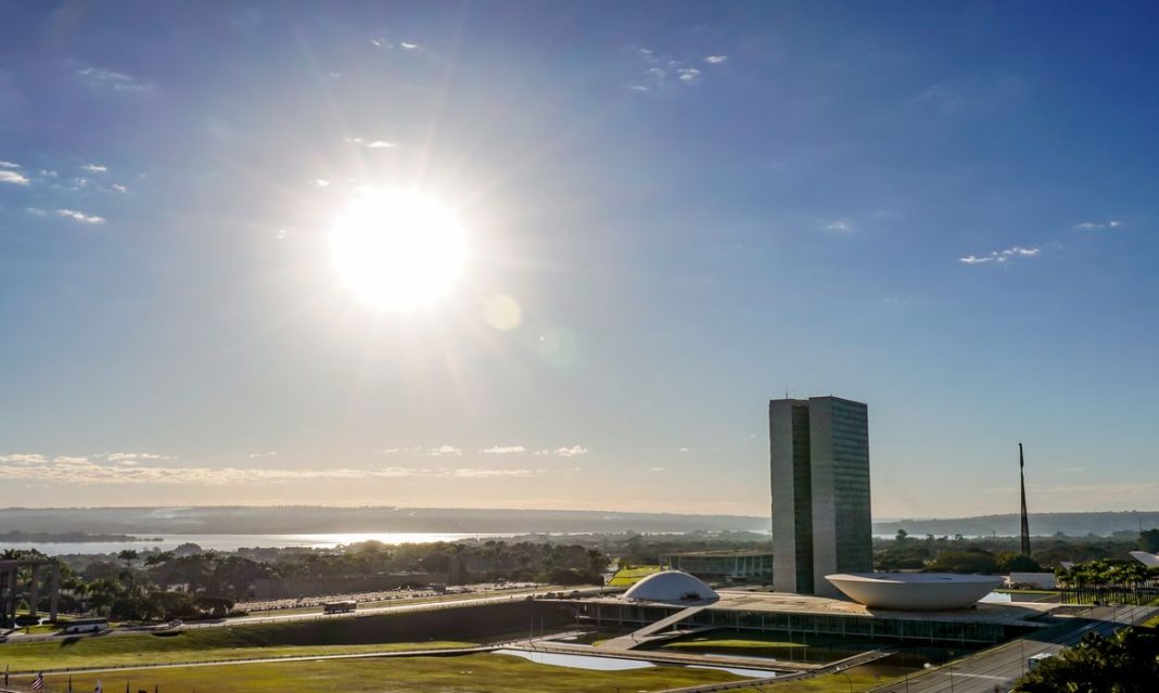 Congresso vota nesta semana fim da escala 6×1 Congresso vota nesta semana fim da escala 6×1