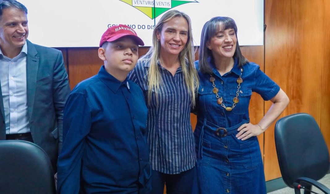 Celina Leão comenta participação de dois jovens do DF com altas habilidades em projeto em Harvard Celina Leão comenta participação de dois jovens do DF com altas habilidades em projeto em Harvard