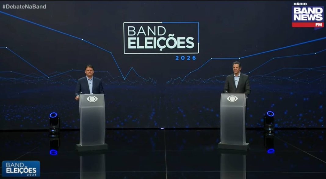 Tarcísio e Haddad se enfrentam no 1º debate de candidatos ao governo de São Paulo Tarcísio e Haddad se enfrentam no 1º debate de candidatos ao governo de São Paulo